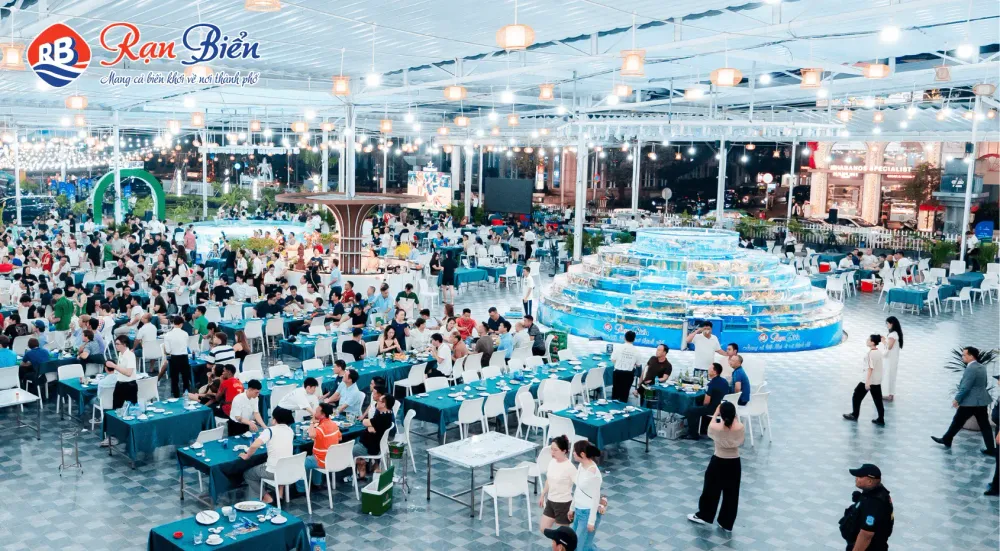 Nhà Hàng Tổ Chức Tiệc Công Ty Tại TP.HCM | Không Gian Sang Trọng, Hải Sản Cao Cấp