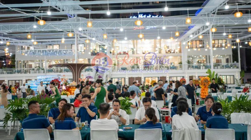 Khu Vực Sân Vườn Hải Sản Rạn Biển